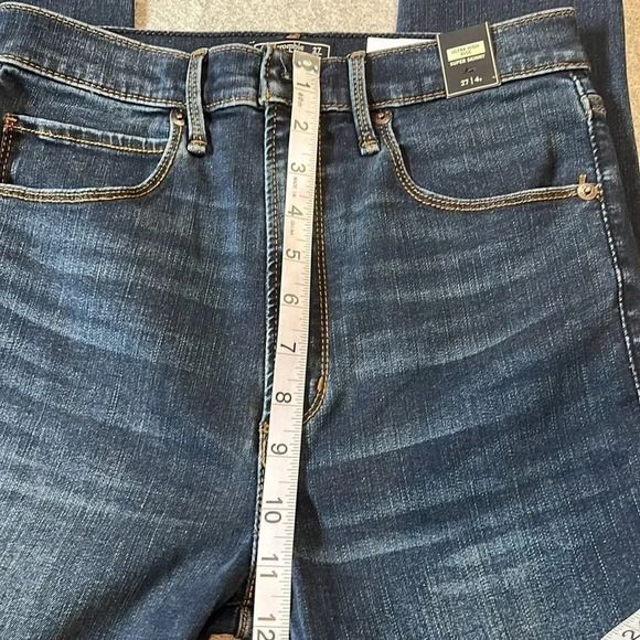 NWT's Abercrombie & Fitch Ultra High  Rise Super Skinny, size 27/4S - Picture 6 of 12
